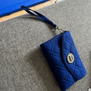 VERA BRADLEY wristlet
